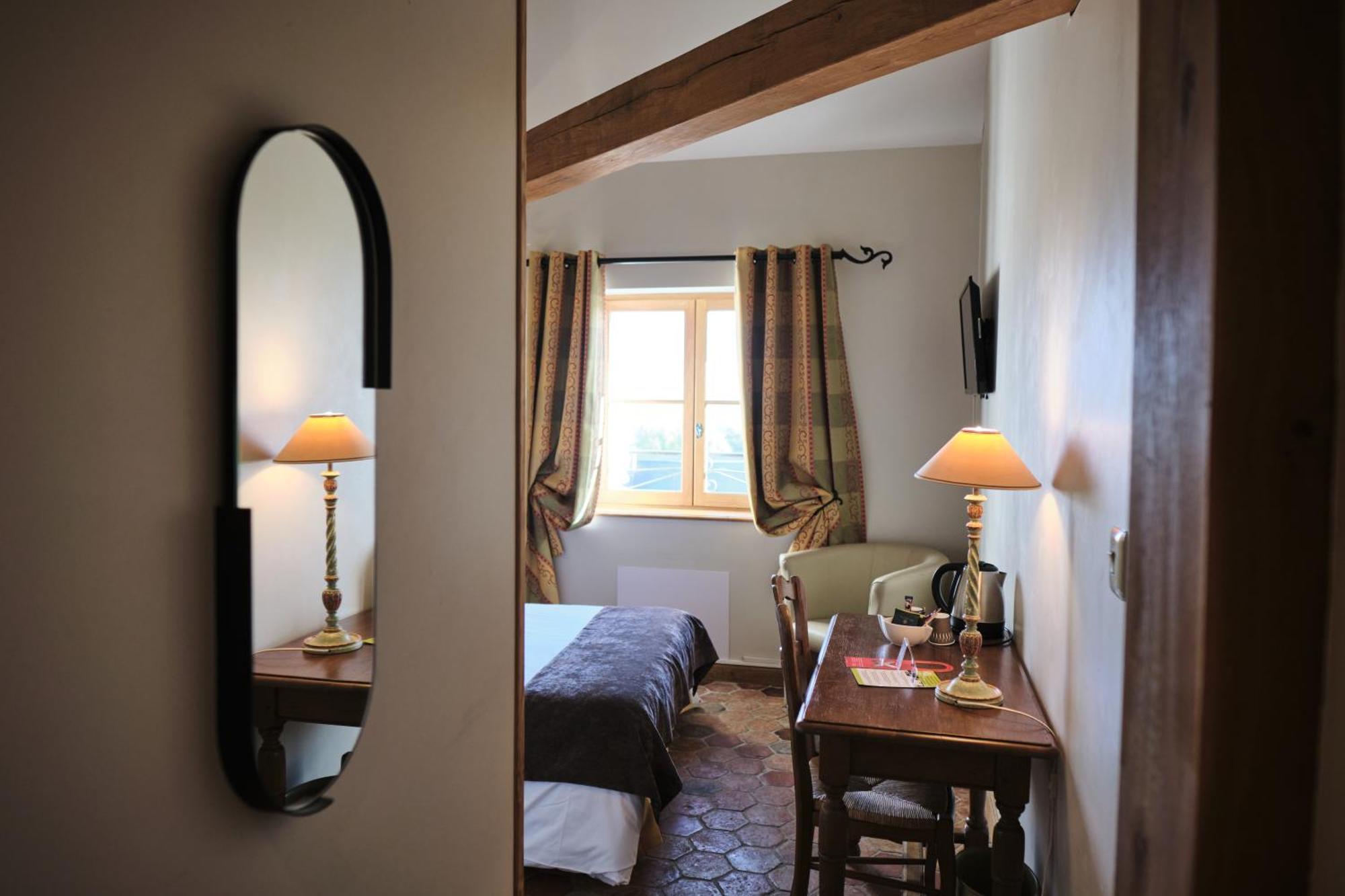 Hostellerie De La Tour D'Auxois Сольє Екстер'єр фото