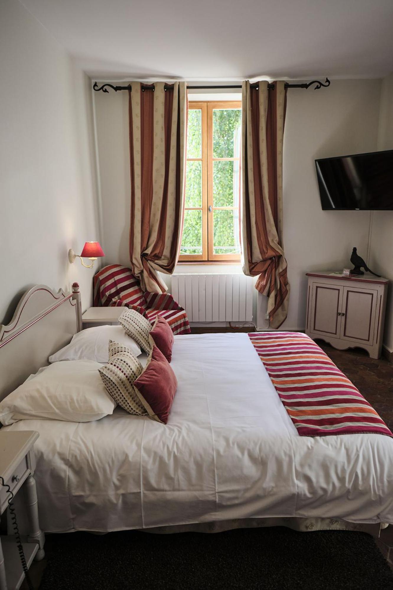 Hostellerie De La Tour D'Auxois Сольє Екстер'єр фото